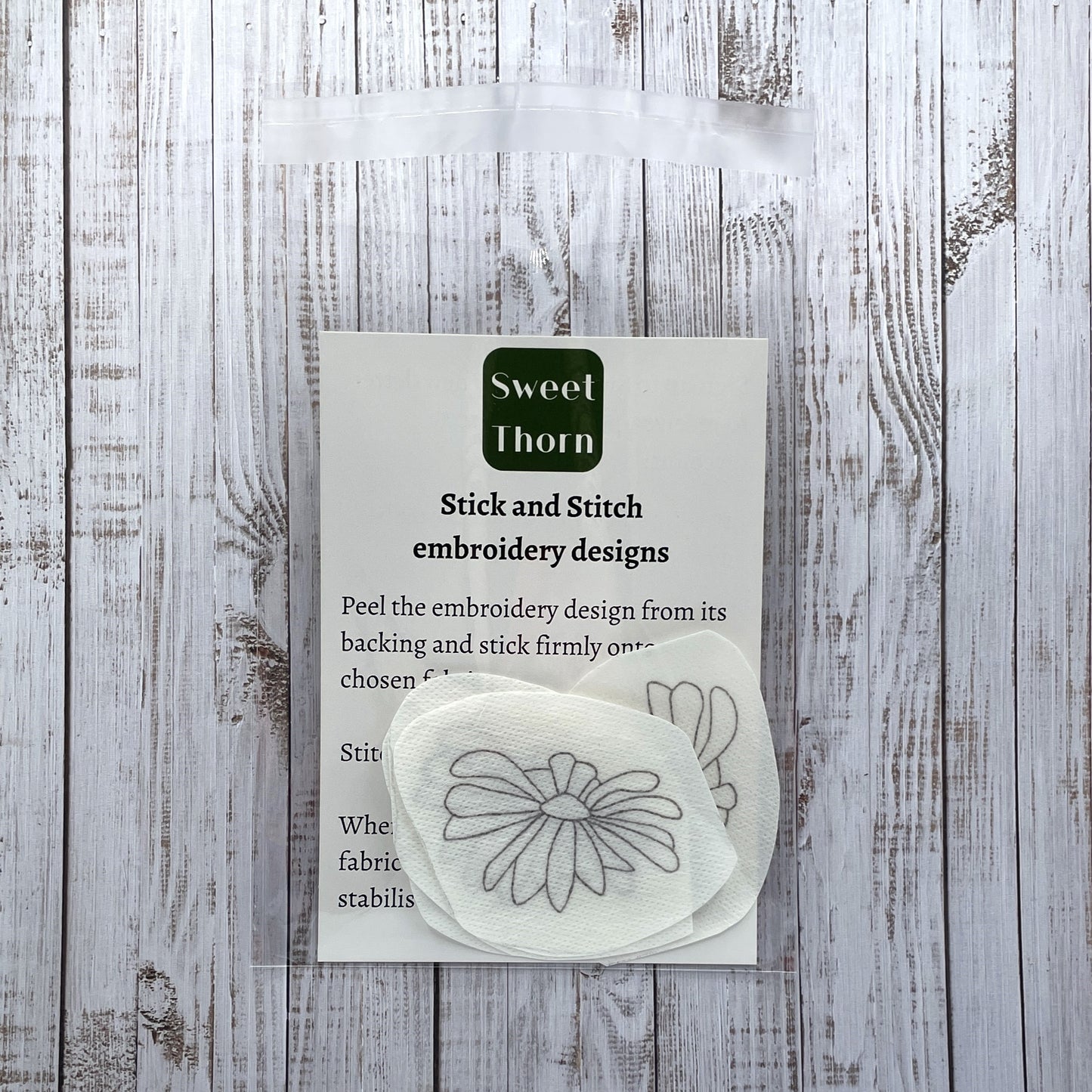 Ox eye daisy embroidery stickers | Napkin set