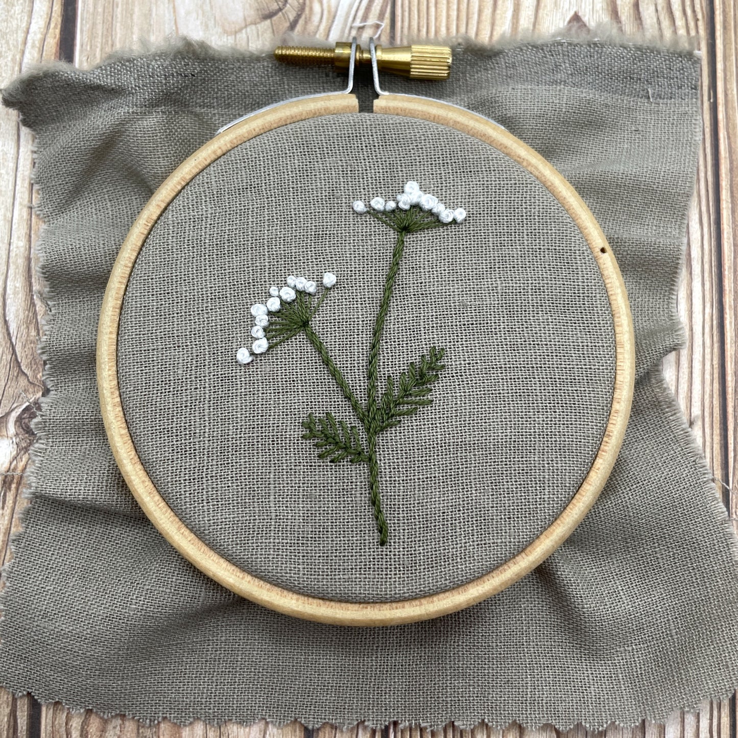 7 simple flower embroidery designs