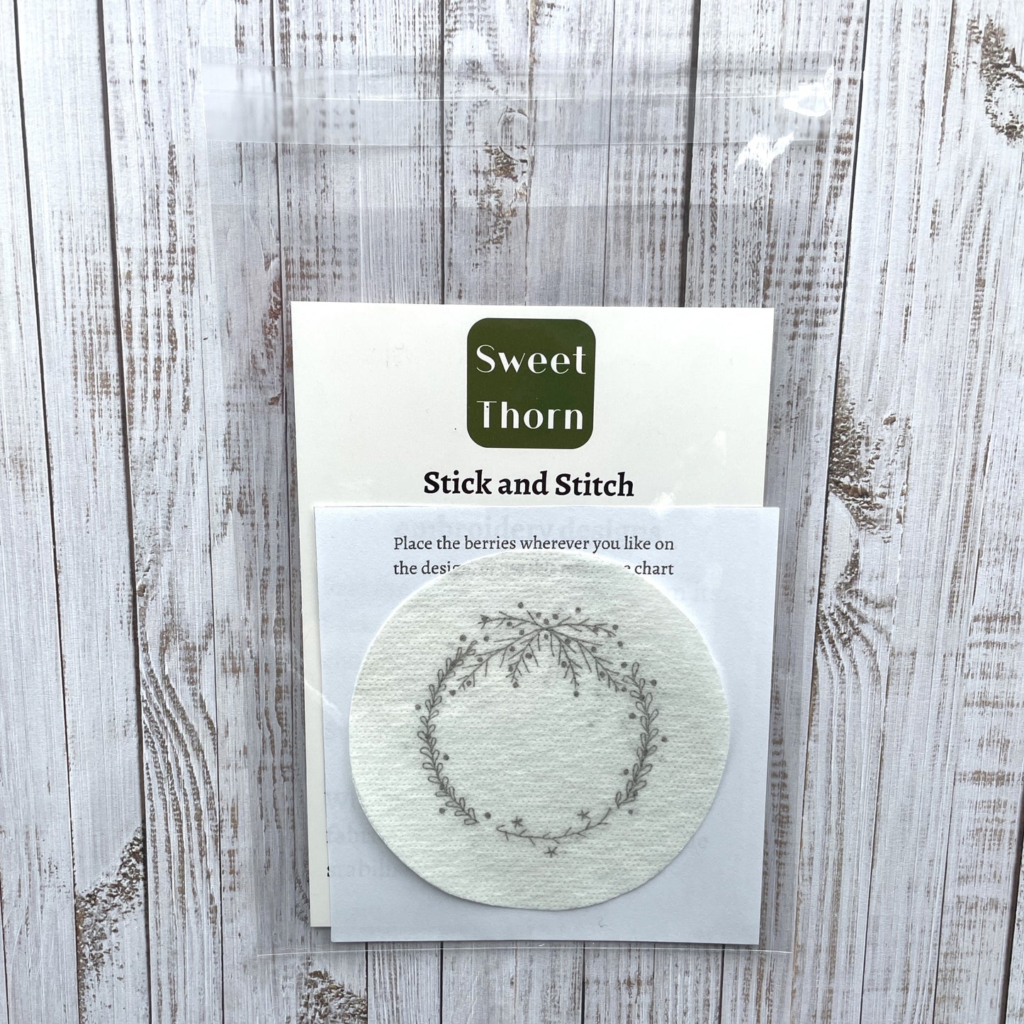 Christmas wreath embroidery stickers. DIY Christmas decorations