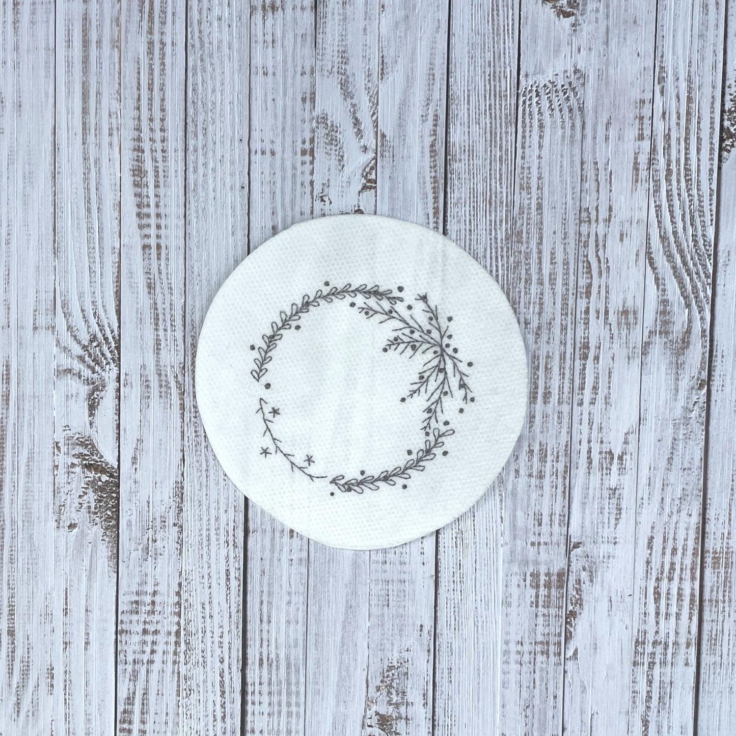 Christmas wreath embroidery stickers. DIY Christmas decorations